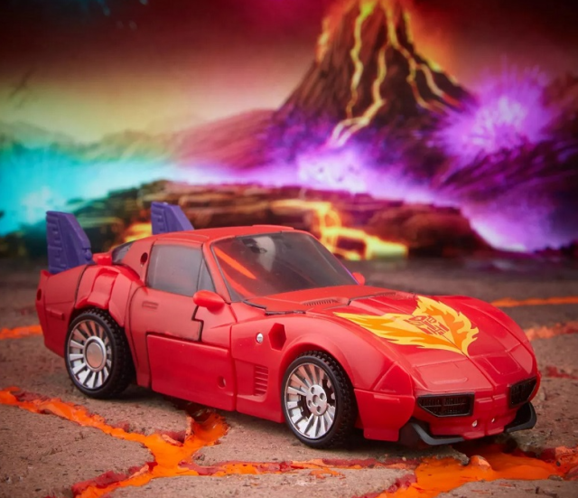 WFC-K41 Autobot Road Rage Deluxe Class | Transformers Generations War for Cybertron Kingdom Chapter