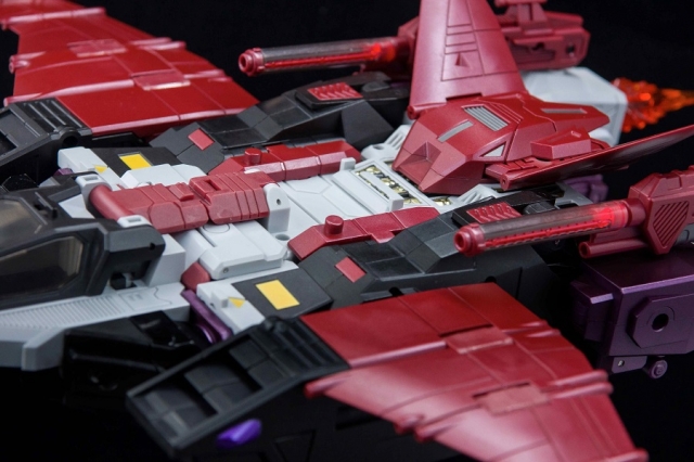 Kingorilla Off-White Version EAVI Metal Phase P-9A+ | KFC Toys