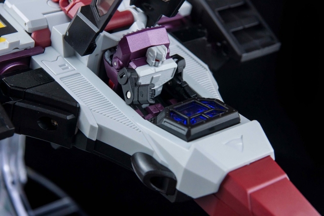 Kingorilla Off-White Version EAVI Metal Phase P-9A+ | KFC Toys
