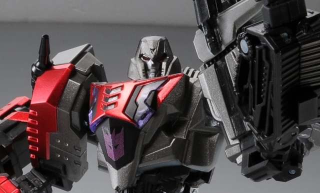 UN-04 Megatron Cybertron Mode | Transformers United