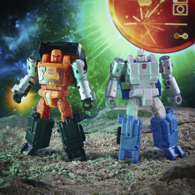 Autobot Road Ranger and Autobot Puffer Deluxe Class | Transformers Generations War for Cybertron Kingdom Golden Disk Collection Chapter 1