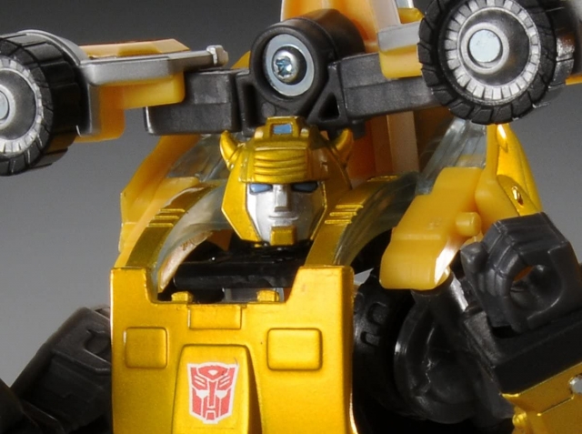 UN-07 Bumblebee | Transformers United