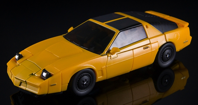 MM-7Y Hatch Yellow Version Limited Edition | X-Transbots