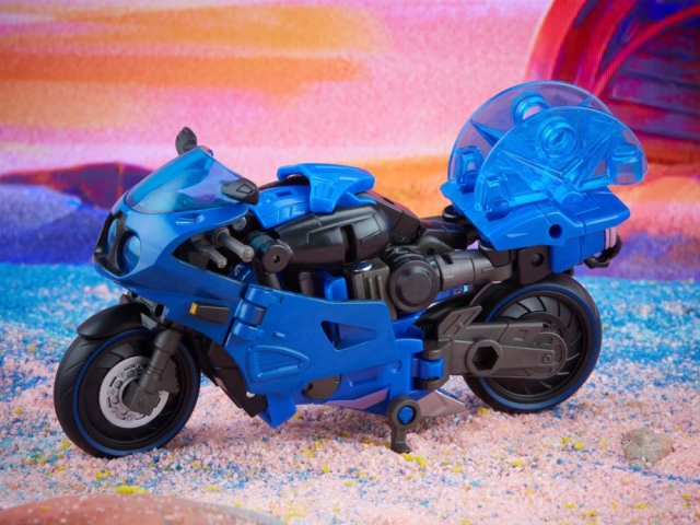 Arcee Legacy Deluxe Class | Transformers Generations Legacy