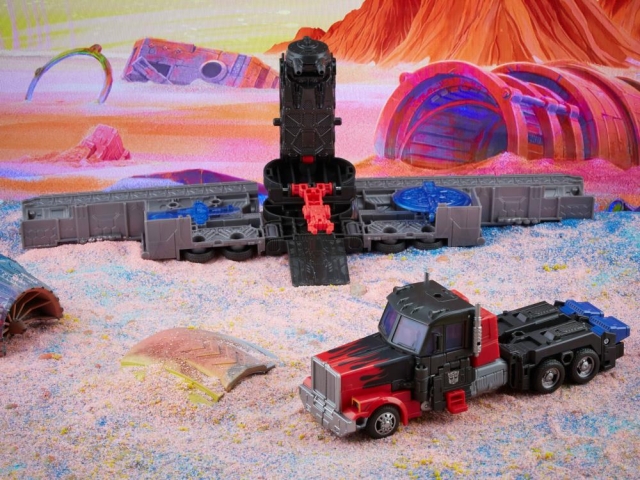 Optimus Prime Legacy Leader Class | Transformers Generations Legacy