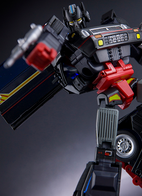 MX-17B Shout Black Diamond Version Limited Edition | X-Transbots