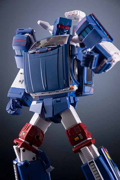 MX-8B Aegis Striker Type Diamond Version Limited Edition | X-Transbots