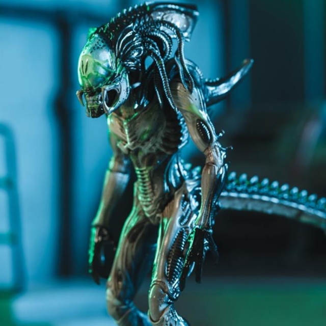 Predalien Battle Damaged Version 1:18 Scale | Alien Vs Predator: Requiem | Hiya Toys