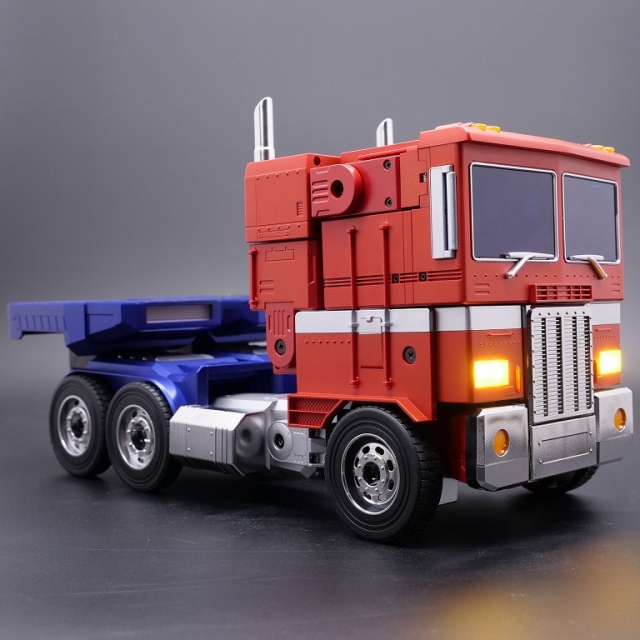 Optimus Prime Flagship Series | Robosen Transformers Robot