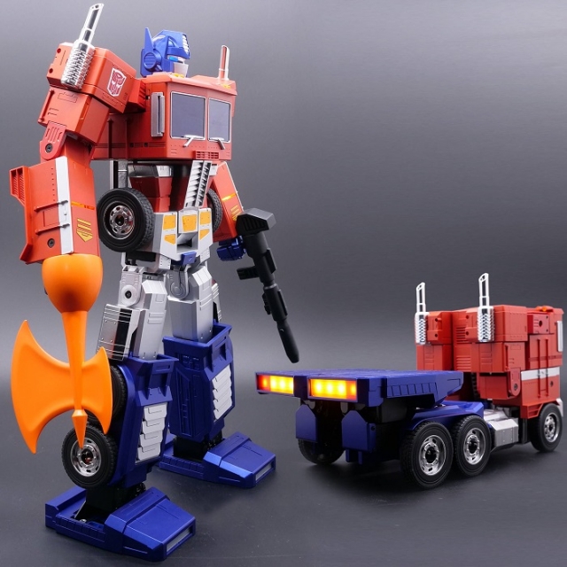 Optimus Prime Flagship Series | Robosen Transformers Robot