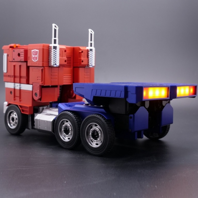 Optimus Prime Flagship Series | Robosen Transformers Robot