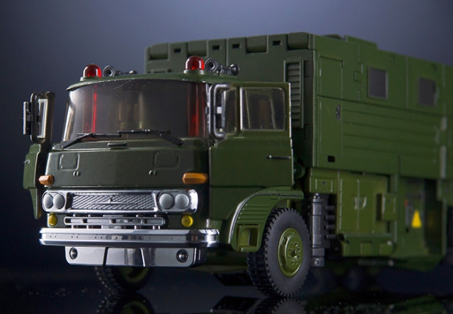 MX-36 Bulwark | X-Transbots