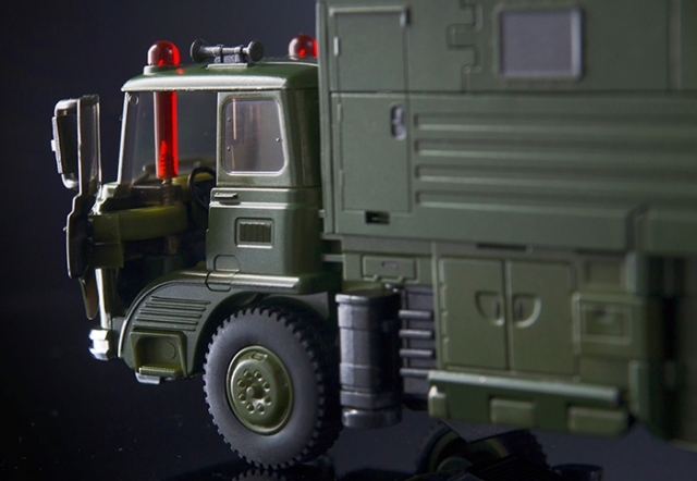 MX-36 Bulwark | X-Transbots