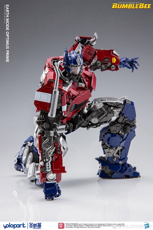 Optimus Prime Earth Mode Plastic Model Kit | Transformers: Bumblebee | yolopark