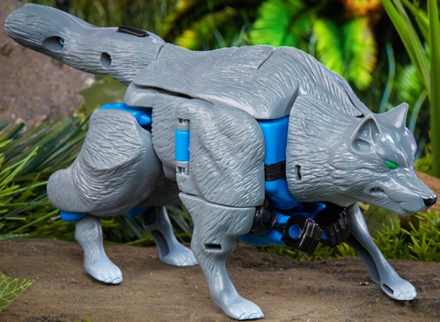 Wolfang Deluxe Class | Transformers Beast Wars
