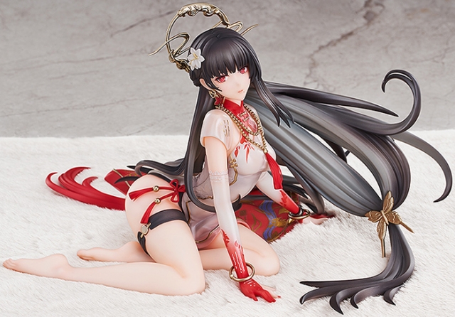 Qu: Crimson Blessing 1/7 Scale | Punishing: Gray Raven | Luminous Box