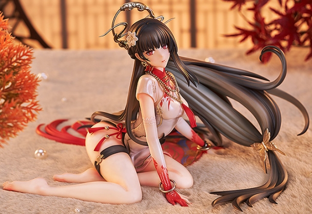 Qu: Crimson Blessing 1/7 Scale | Punishing: Gray Raven | Luminous Box