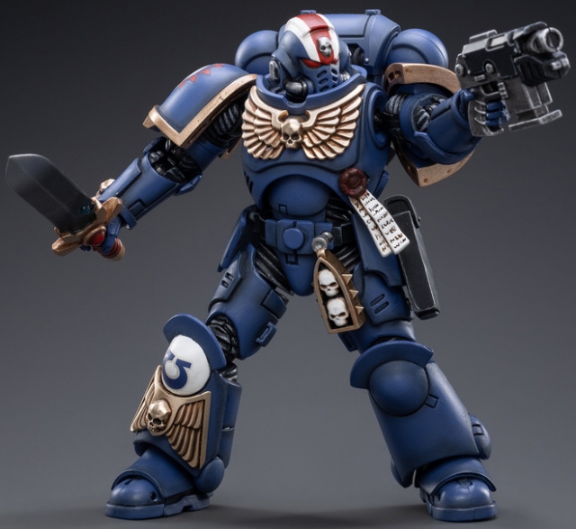Ultramarines Primaris Lieutenant Erastus 1/18 Scale | Warhammer 40K | Joy Toy 