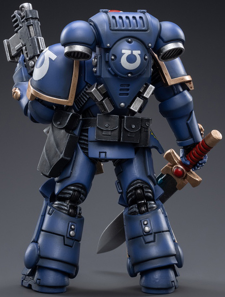Ultramarines Primaris Lieutenant Erastus 1/18 Scale | Warhammer 40K | Joy Toy 