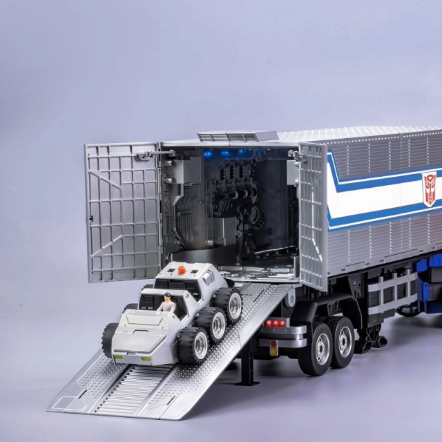 Optimus Prime Trailer Flagship Series | Robosen Transformers Robot