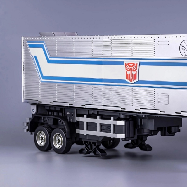 Optimus Prime Trailer Flagship Series | Robosen Transformers Robot