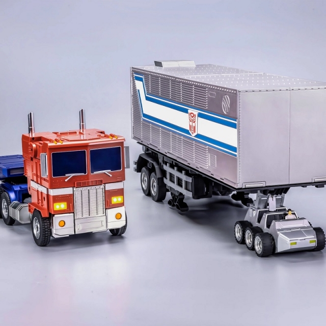 Optimus Prime Trailer Flagship Series | Robosen Transformers Robot