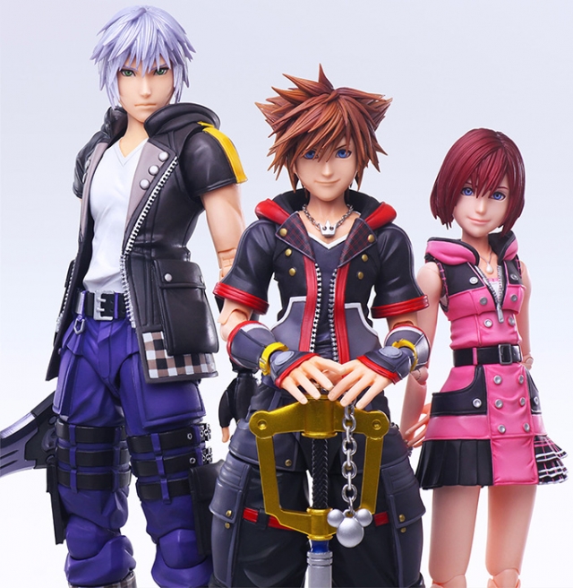 Sora Version 2 Deluxe Play Arts Kai I Kingdom Hearts III I Square Enix