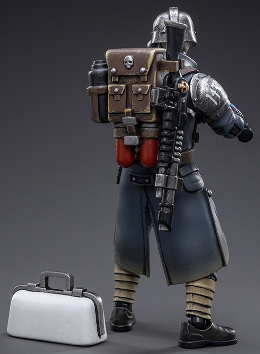 Death Korps of Krieg Veteran Squad Guardsman Medic 1/18 Scale | Warhammer 40K | Joy Toy
