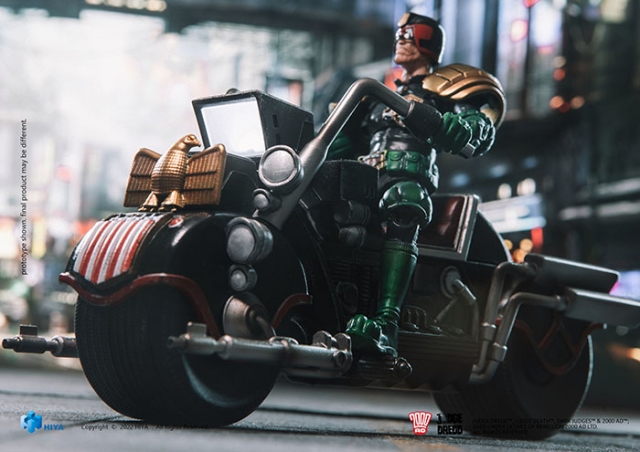 Judge Dredd & Lawmaster Mark II PX Previews Exclusive 1:18 Scale | 2000 A.D. Judge Dredd | Hiya Toys