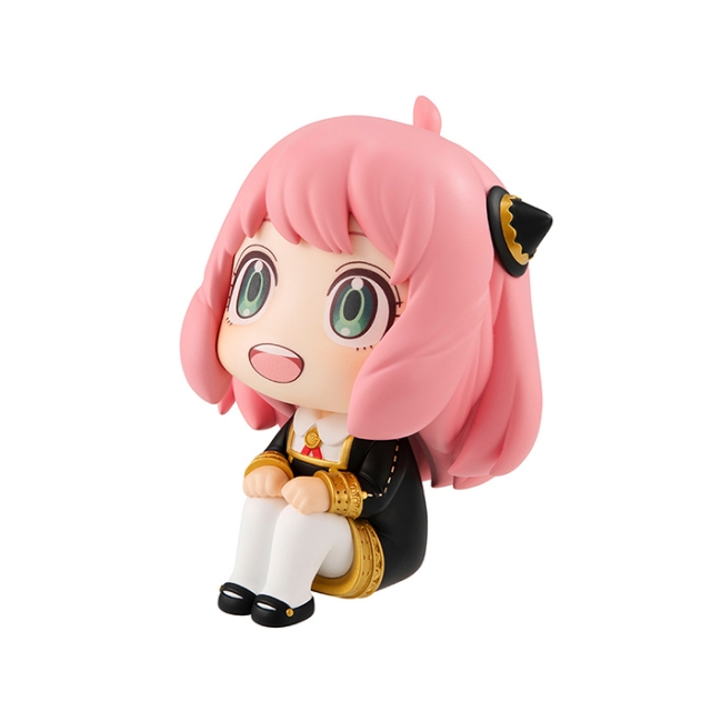 Anya Forger With Gift Look Up | Spy x Family | 	MegaHouse