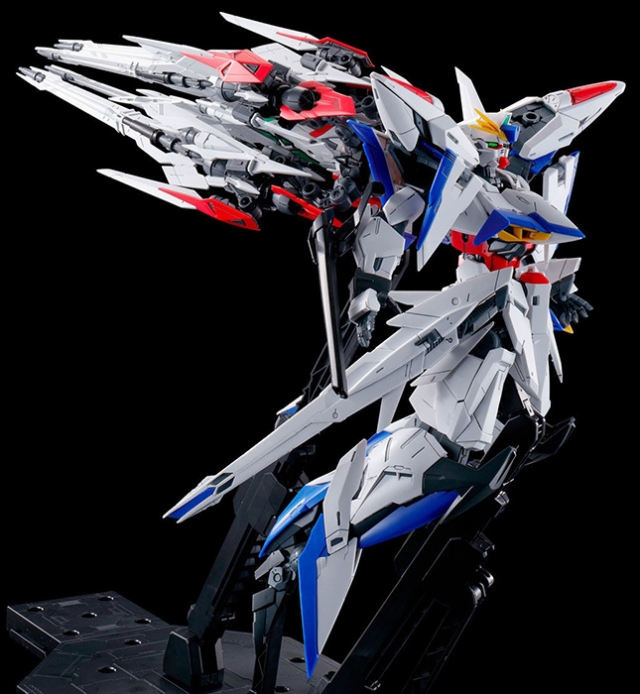 Maneuver Striker Pack Exclusive Model Kit 1/100 Scale | Mobile Suit Gundam | Bandai Spirits