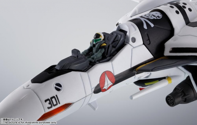 Roy Fokker's VF-0S Phoenix Hi-Metal R | Macross Zero | Bandai Spirits