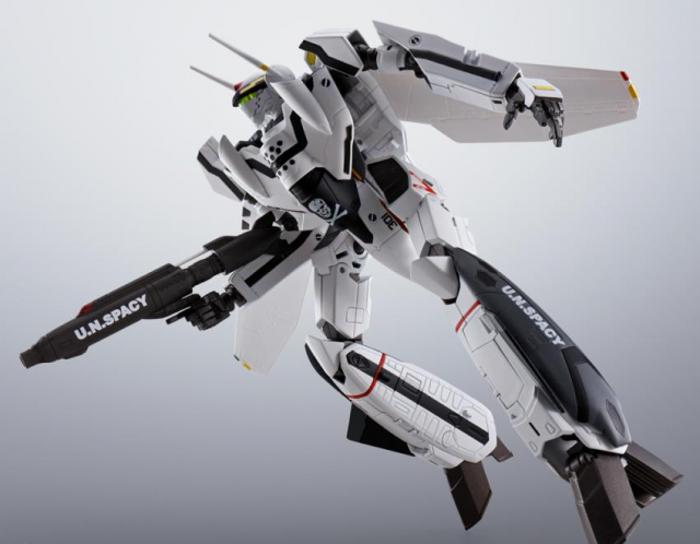 Roy Fokker's VF-0S Phoenix Hi-Metal R | Macross Zero | Bandai Spirits