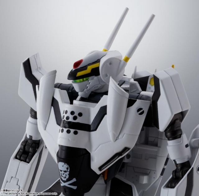 Roy Fokker's VF-0S Phoenix Hi-Metal R | Macross Zero | Bandai Spirits
