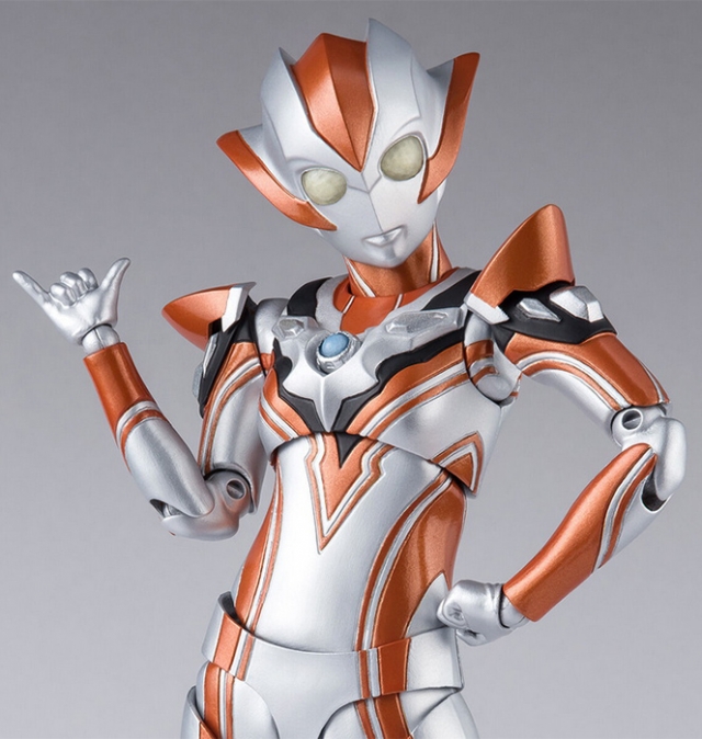 Ultrawoman Grigio S.H. Figuarts | Ultraman R/B | Bandai Tamashii Nations