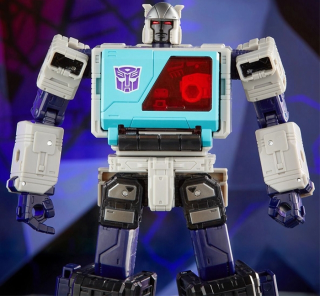 Autobot Blaster IDW Shattered Glass IDW Shattered Glass Voyager Class | Transformers Generations Shattered Glass Collection