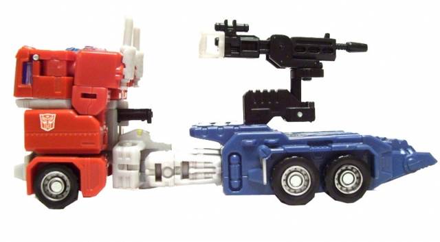 Optimus Prime vs. Megatron Ultimate Battle Set | Transformers Classics Robots In Disguise