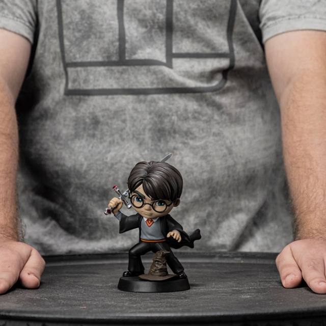 Harry Potter With Sword of Gryffindor Minico | Harry Potter and the Chamber of Secrets | Iron Studios