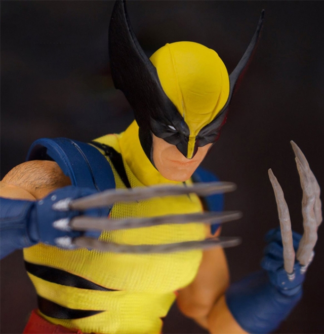 Wolverine Deluxe Steel Box Edition One:12 Collective | Marvel | Mezco Toyz