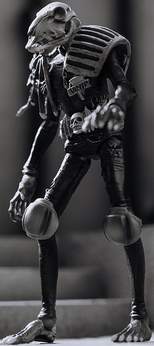 Judge Mortis Black and White 1/18 Scale Exquisite Mini | 2000 A.D. Judge Dredd | Hiya Toys