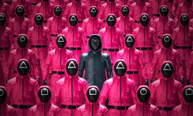 Masked Worker/Manager S.H. Figuarts | Squid Game | Bandai Spirits