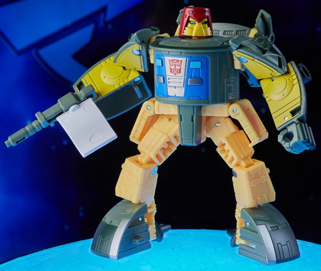 Autobot Cosmos Deluxe Class | Transformers Legacy | Velocitron Speedia 500 Collection