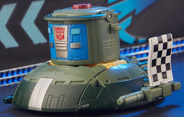 Autobot Cosmos Deluxe Class | Transformers Legacy | Velocitron Speedia 500 Collection