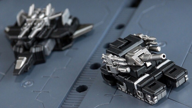 Sword Dancer DW-E07B Traveler Plane and DW-E08B Patriot Tank Set of 2 Black and Silver Version | Dr. Wu