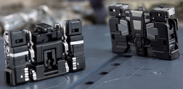 Sword Dancer DW-E07B Traveler Plane and DW-E08B Patriot Tank Set of 2 Black and Silver Version | Dr. Wu
