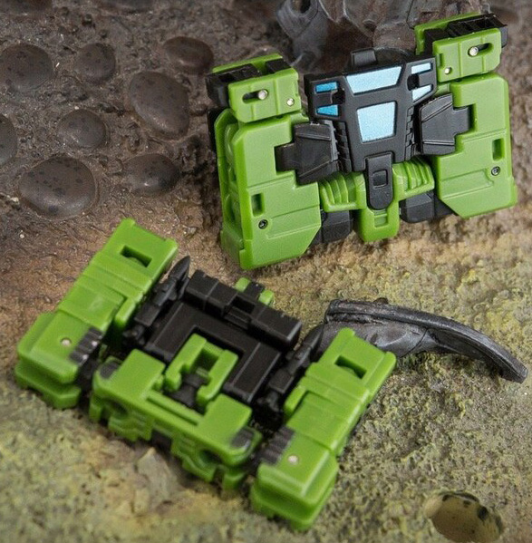 Sword Dancer DW-E07G Traveler Plane and DW-E08G Patriot Tank Set of 2 Green and Black Version | Dr. Wu