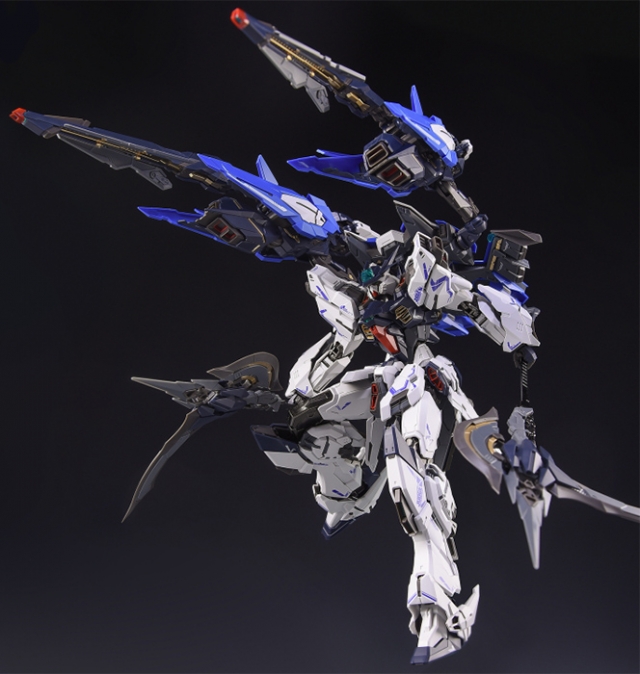 Moonlight Judge 1/100 Scale Model Kit | Zero Gravity
