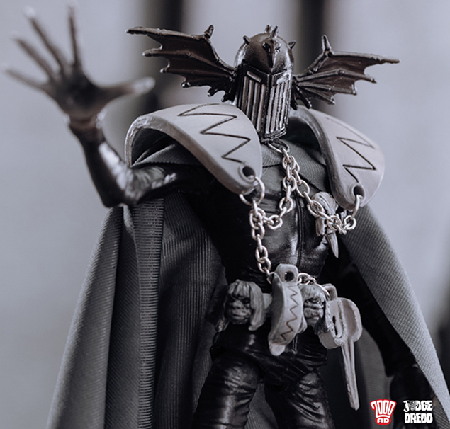 Judge Fear Black and White 1/18 Scale PX Previews Exclusive | 2000 A.D. Judge Dredd | Hiya Toys