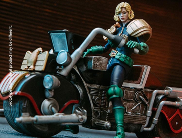 Judge Anderson and Lawmaster MK II 1/18 Scale | 2000 A.D. Judge Dredd | Hiya