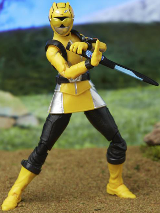 Yellow Ranger 6-inch Scale Lightning Collection | Power Rangers Beast Morphers | Hasbro